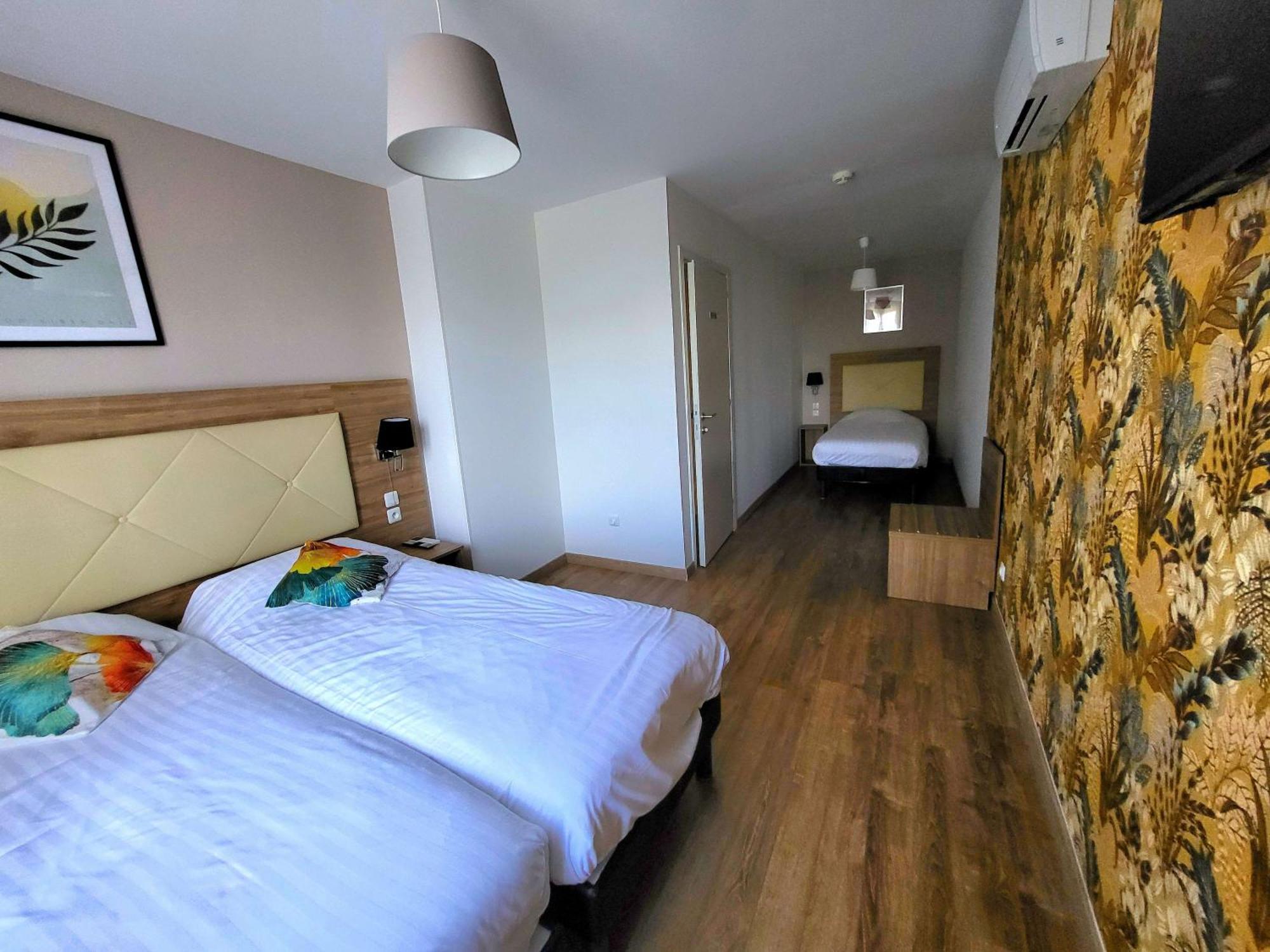 Le Grand Moliere Hotel