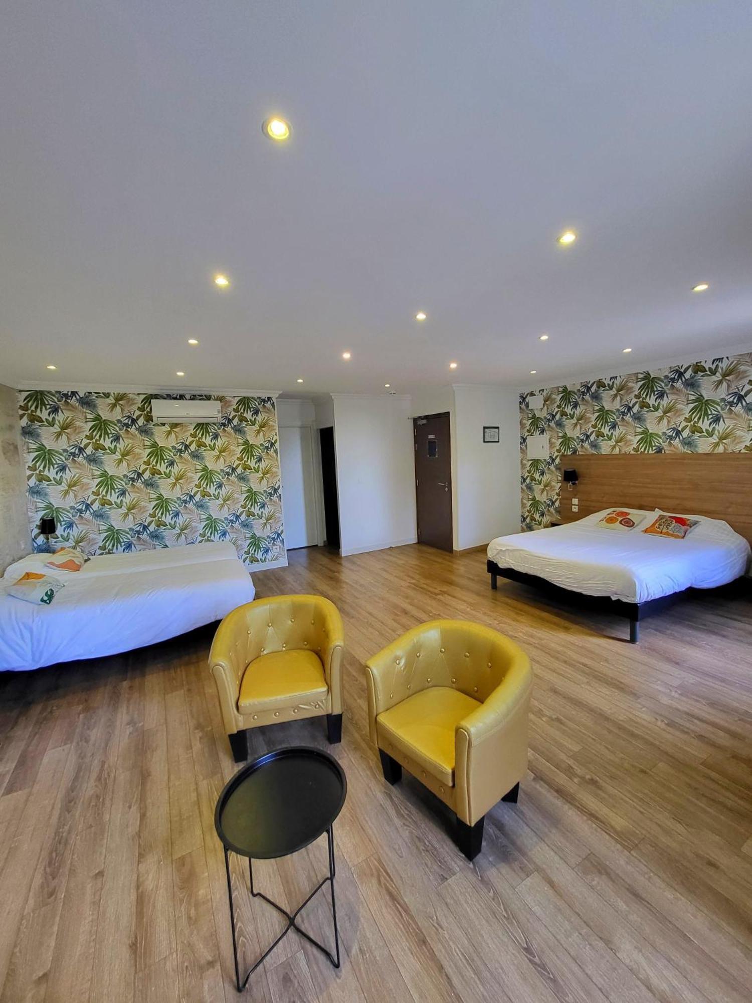 Le Grand Moliere Hotel 3*